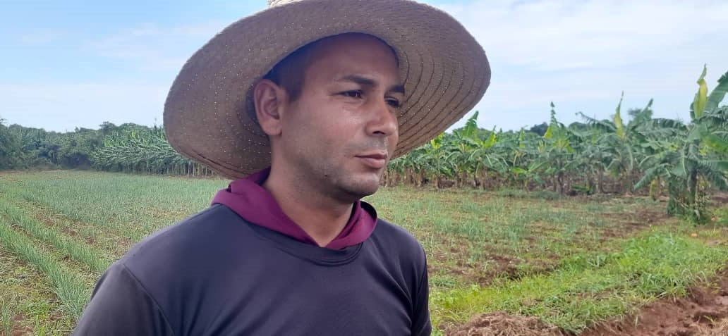 Producir alimentos: Un compromiso de todos Producir alimentos: Un compromiso de todos