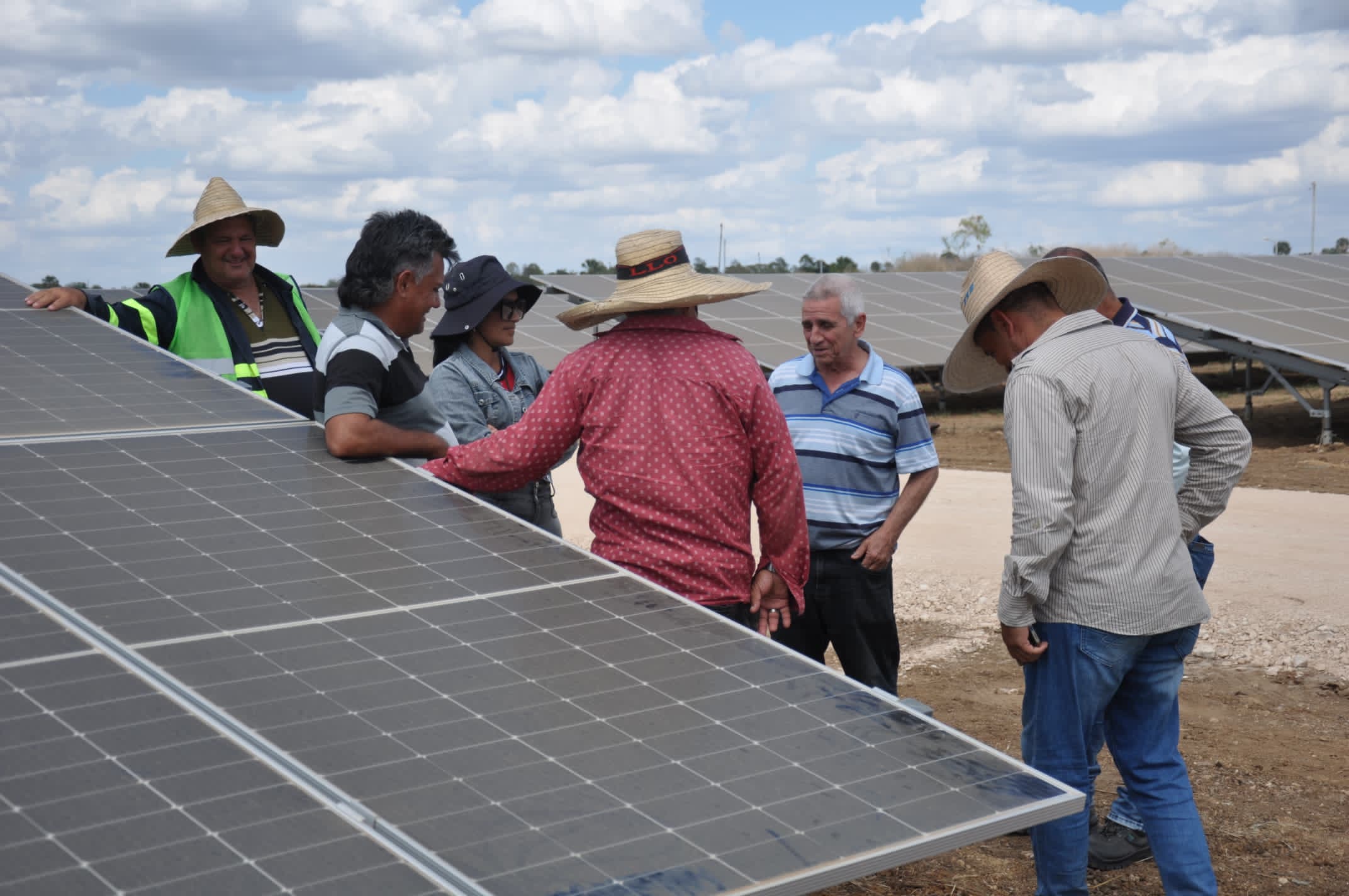 Director de la Unión Eléctrica visita el Parque Solar Fotovoltaico La Sabana Director de la Unión Eléctrica visita el Parque Solar Fotovoltaico La Sabana