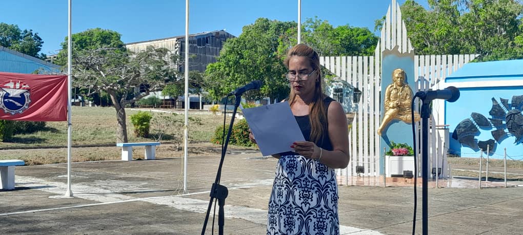 Trabajadores metalúrgicos de Granma festejan en Manzanillo Trabajadores metalúrgicos de Granma festejan en Manzanillo