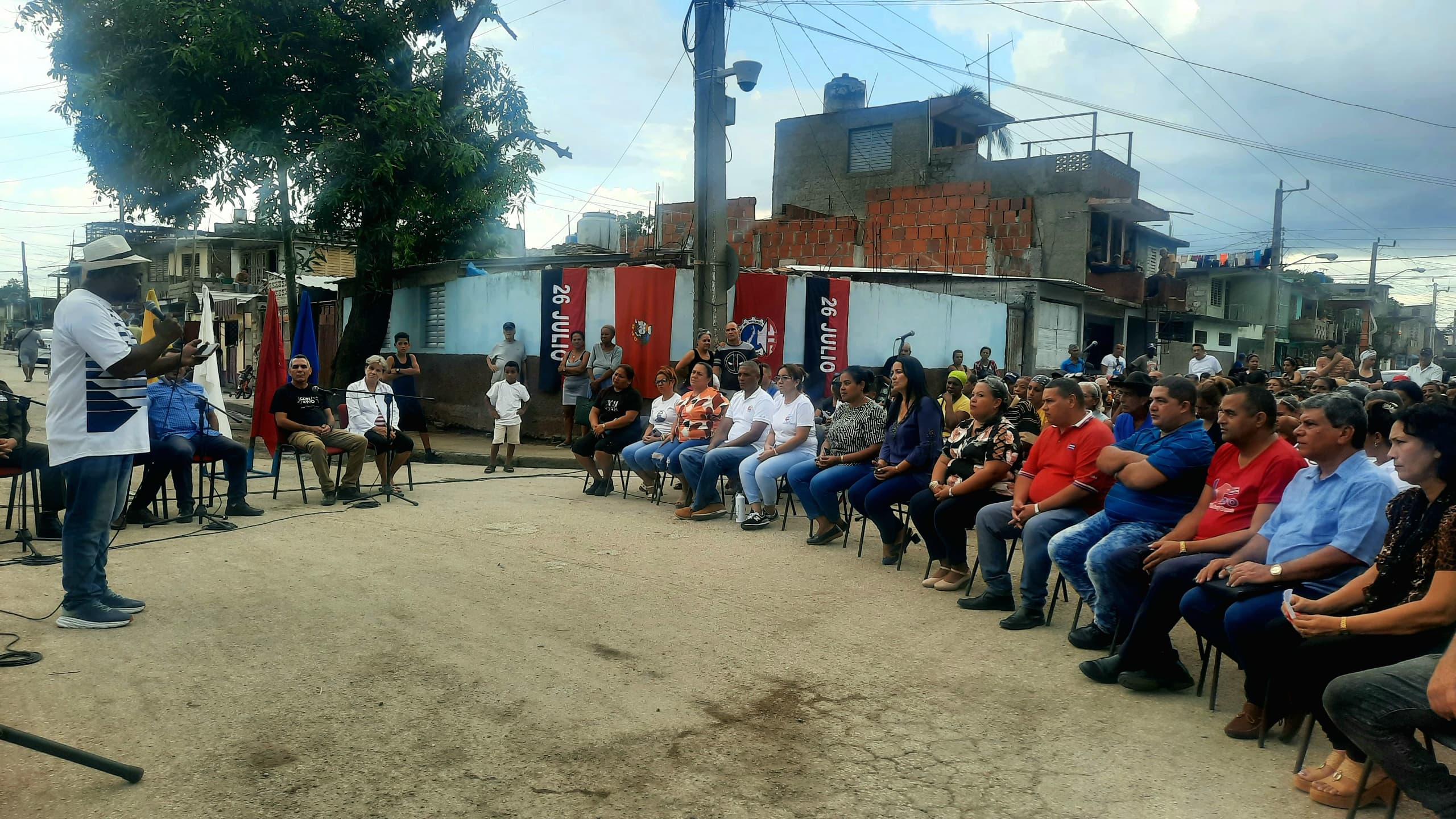 Realizan en Bayamo barrio debate sobre el delito y las drogas Realizan en Bayamo barrio debate sobre el delito y las drogas