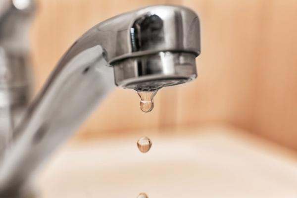 ¡Cuidado!, el agua también se agota ¡Cuidado!, el agua también se agota