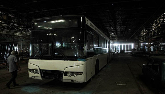 Reparan con ayuda china unos 100 ómnibus para fortalecer transporte en La Habana Reparan con ayuda china unos 100 ómnibus para fortalecer transporte en La Habana