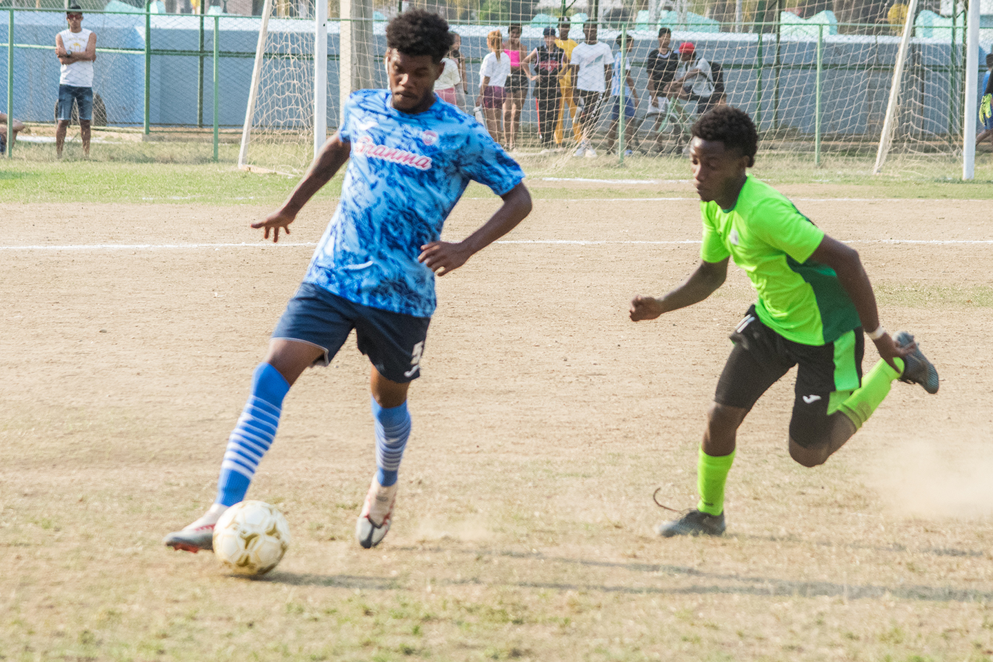 Incansables comienzan con empate en campeonato nacional de fútbol