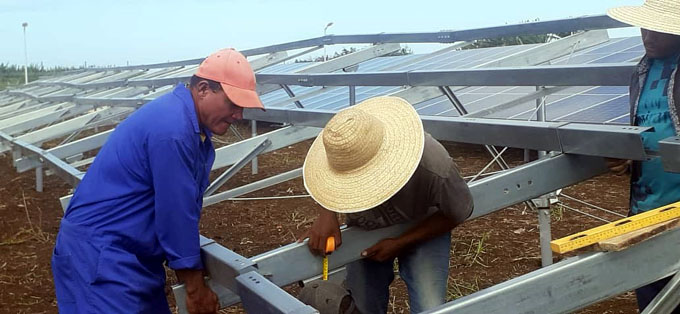 Hágase la luz… y los cubanos hacen historia Hágase la luz… y los cubanos hacen historia