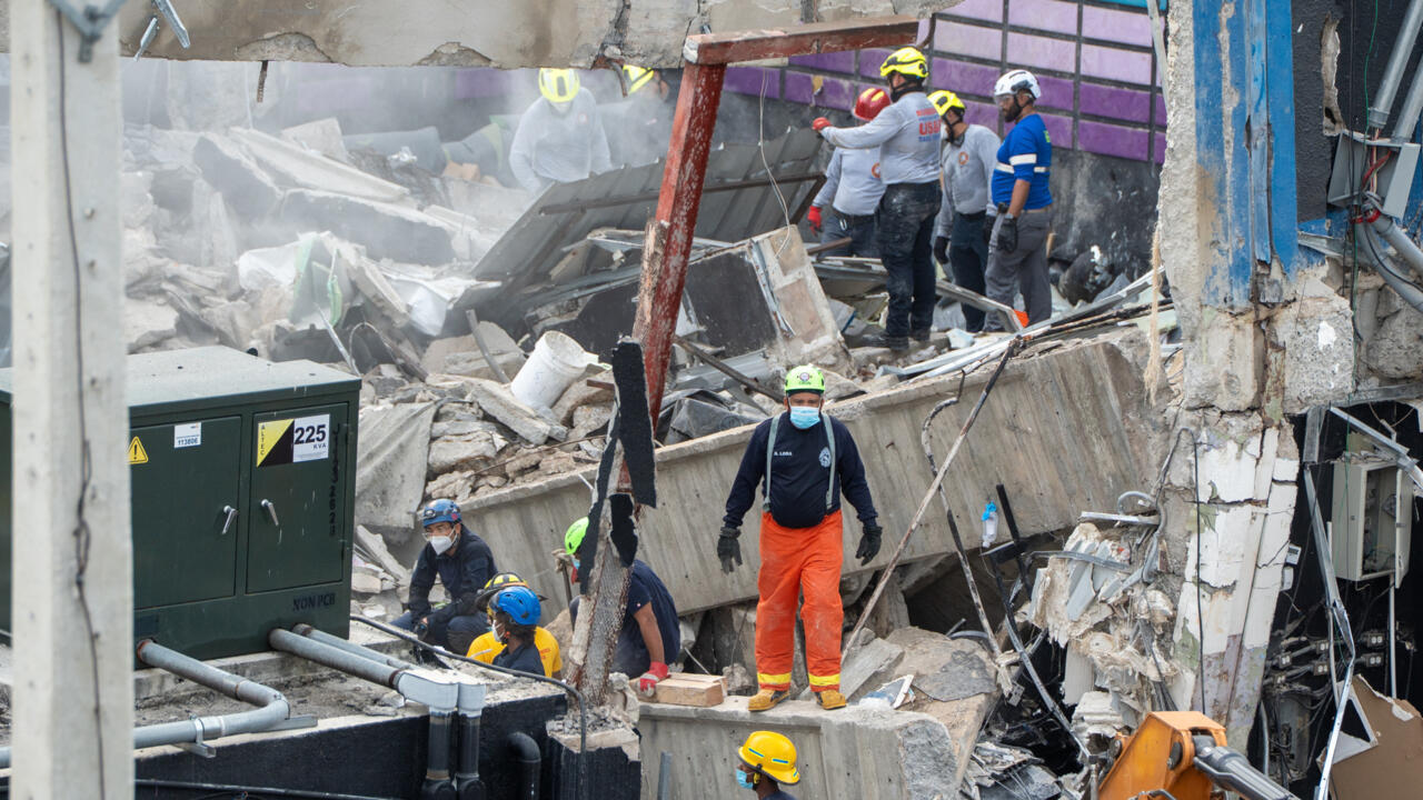 Sube a 218 la cifra de fallecidos por derrumbe en Santo Domingo Sube a 218 la cifra de fallecidos por derrumbe en Santo Domingo