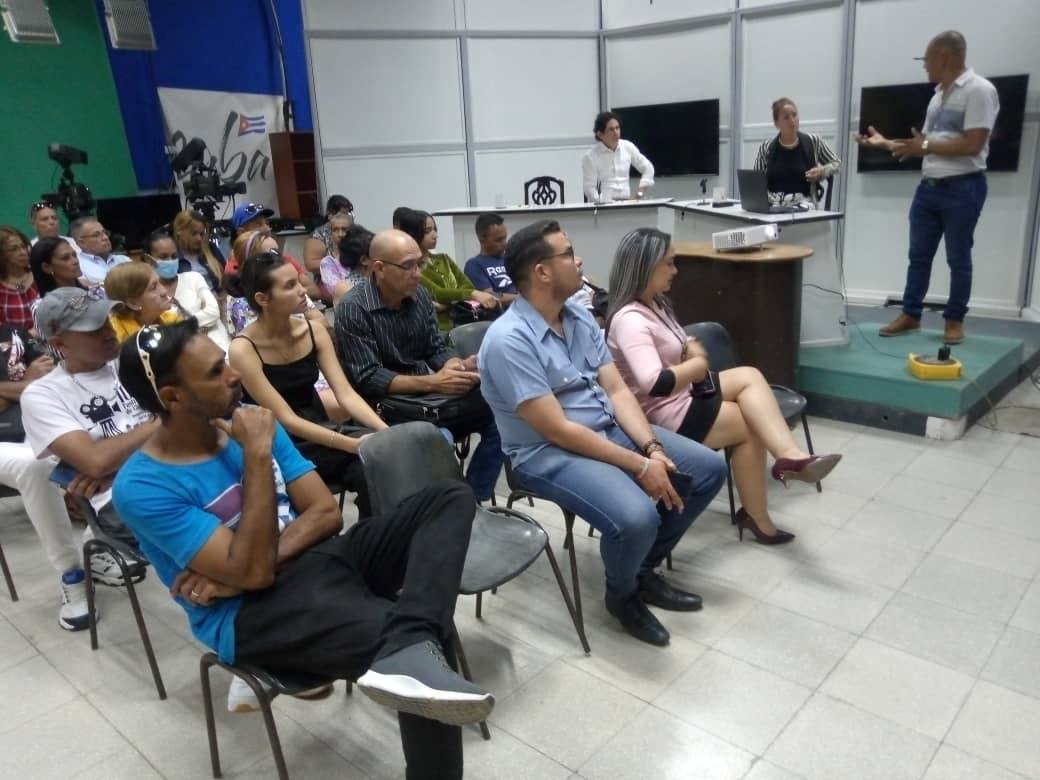 Realizadores audiovisuales intercambian experiencias en Bayamo Realizadores audiovisuales intercambian experiencias en Bayamo