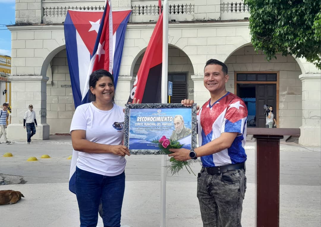 Conmemoran en Manzanillo histórica jornada de abril Conmemoran en Manzanillo histórica jornada de abril