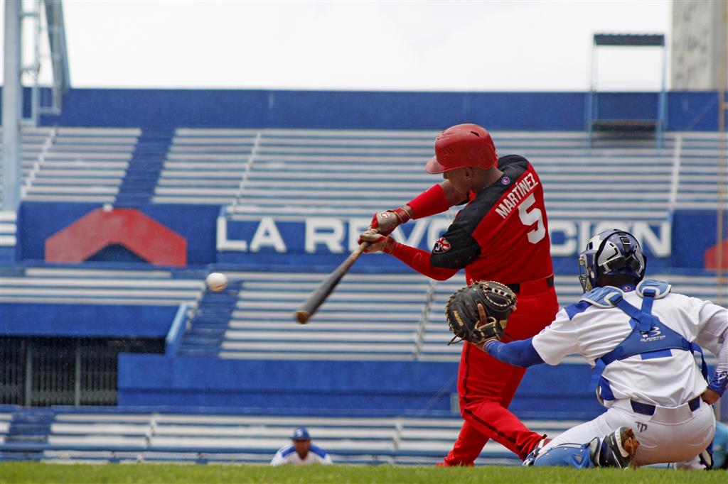 Béisbol cubano: Industriales y Avispas a duelo crucial Béisbol cubano: Industriales y Avispas a duelo crucial
