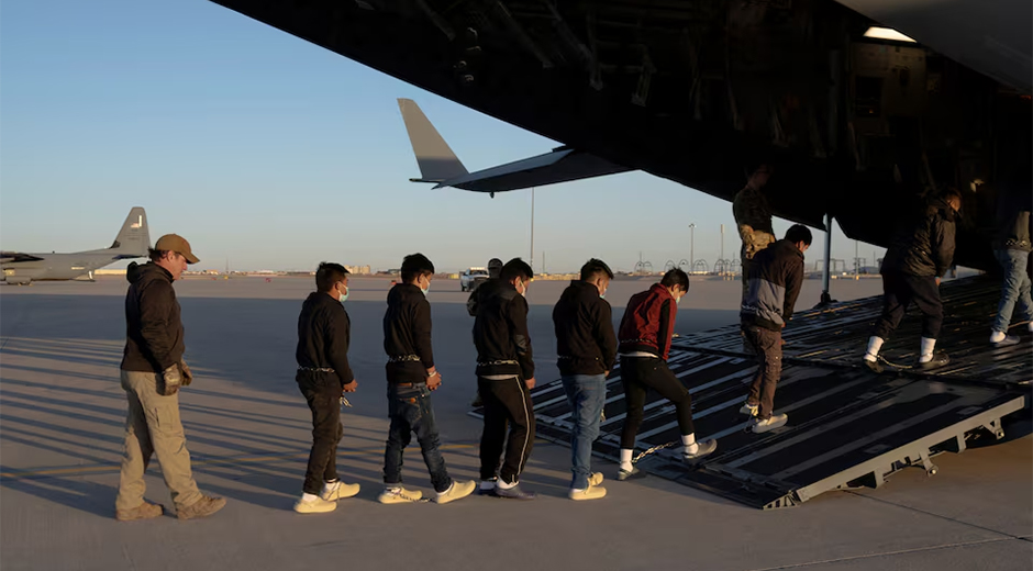 Miles de personas optan por la autodeportación en medio de la campaña antiinmigrante de la administración estadounidense Miles de personas optan por la autodeportación en medio de la campaña antiinmigrante de la administración estadounidense