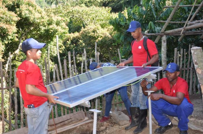 Reponen 764 sistemas fotovoltaicos en viviendas aisladas de Granma Reponen 764 sistemas fotovoltaicos en viviendas aisladas de Granma