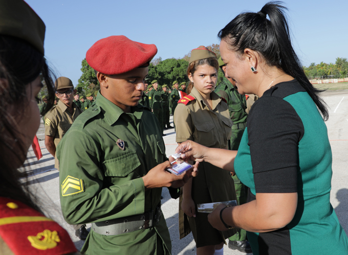 Celebran acto central del Ejército Oriental por el 4 de Abril en Granma Celebran acto central del Ejército Oriental por el 4 de Abril en Granma