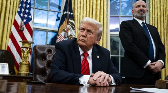 Trump aumenta al 104 % los aranceles a China Trump aumenta al 104 % los aranceles a China
