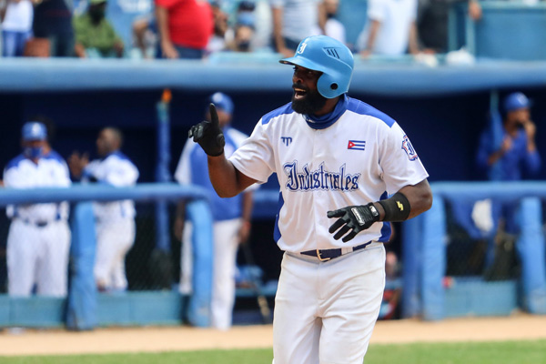 Béisbol Cubano: Industriales por frenar a los Tigres en casa Béisbol Cubano: Industriales por frenar a los Tigres en casa