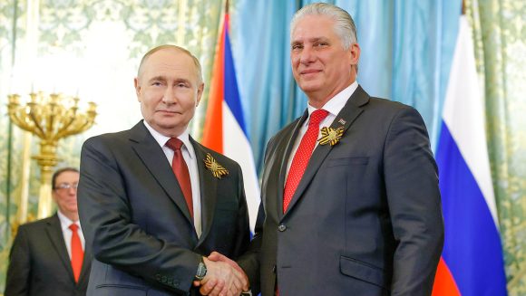 Putin y Díaz-Canel conversan en Moscú (+Video) Putin y Díaz-Canel conversan en Moscú (+Video)