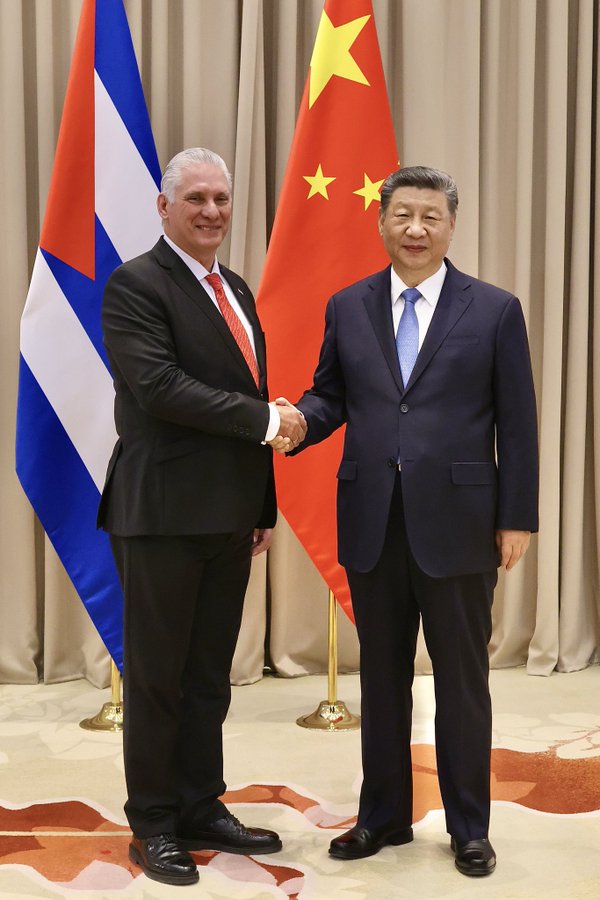 Díaz-Canel se reúne, en Rusia, con el presidente chino Xi Jinping Díaz-Canel se reúne, en Rusia, con el presidente chino Xi Jinping