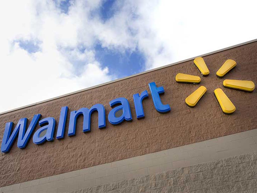 Estresados bolsillos de consumidores en EEUU, Walmart subirá precios