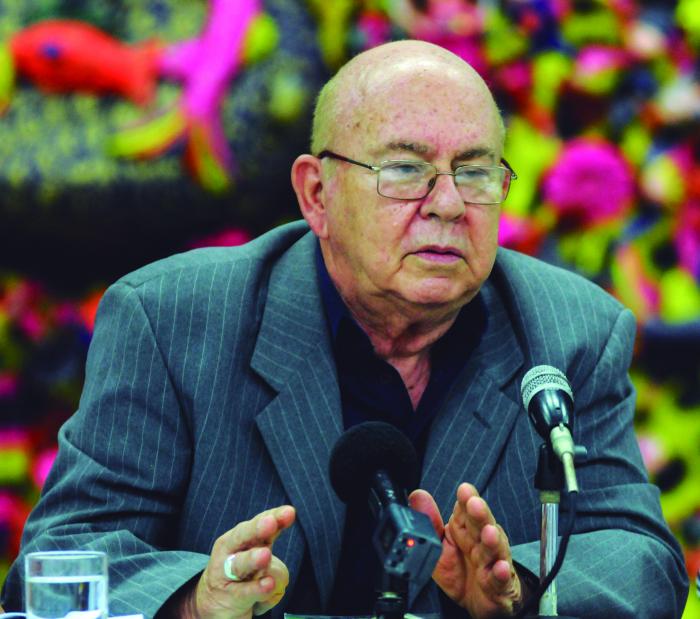 Cubano Miguel Barnet recibe título de Doctor Honoris Causa en México Cubano Miguel Barnet recibe título de Doctor Honoris Causa en México