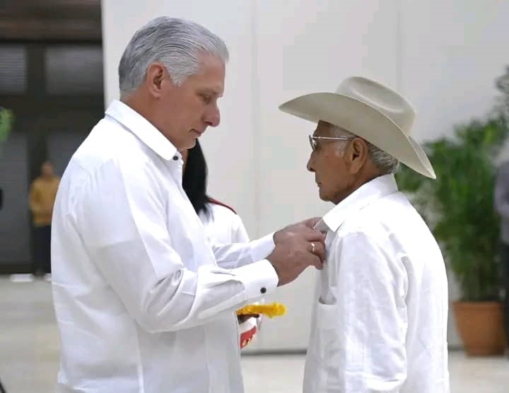Campesino de Granma, Héroe del Trabajo Campesino de Granma, Héroe del Trabajo