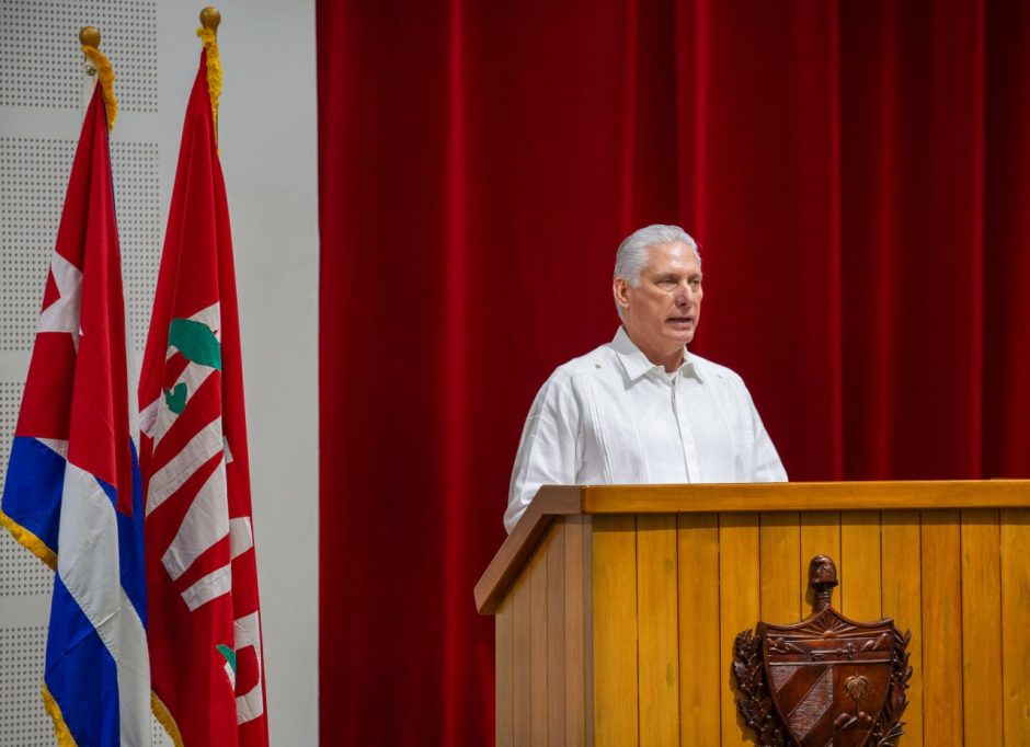 ¡Hagamos de nuestros campos la fuente inagotable de prosperidad y dignidad! ¡Hagamos de nuestros campos la fuente inagotable de prosperidad y dignidad!