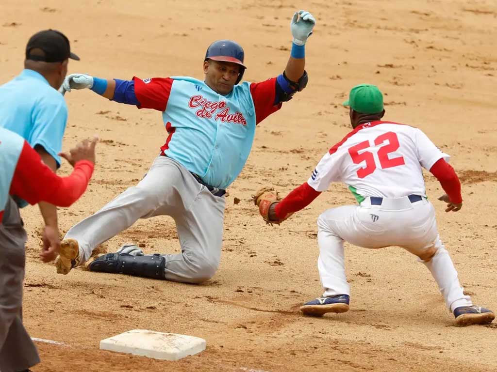 Tigres van por la corona de la III Liga Élite del Béisbol Cubano Tigres van por la corona de la III Liga Élite del Béisbol Cubano