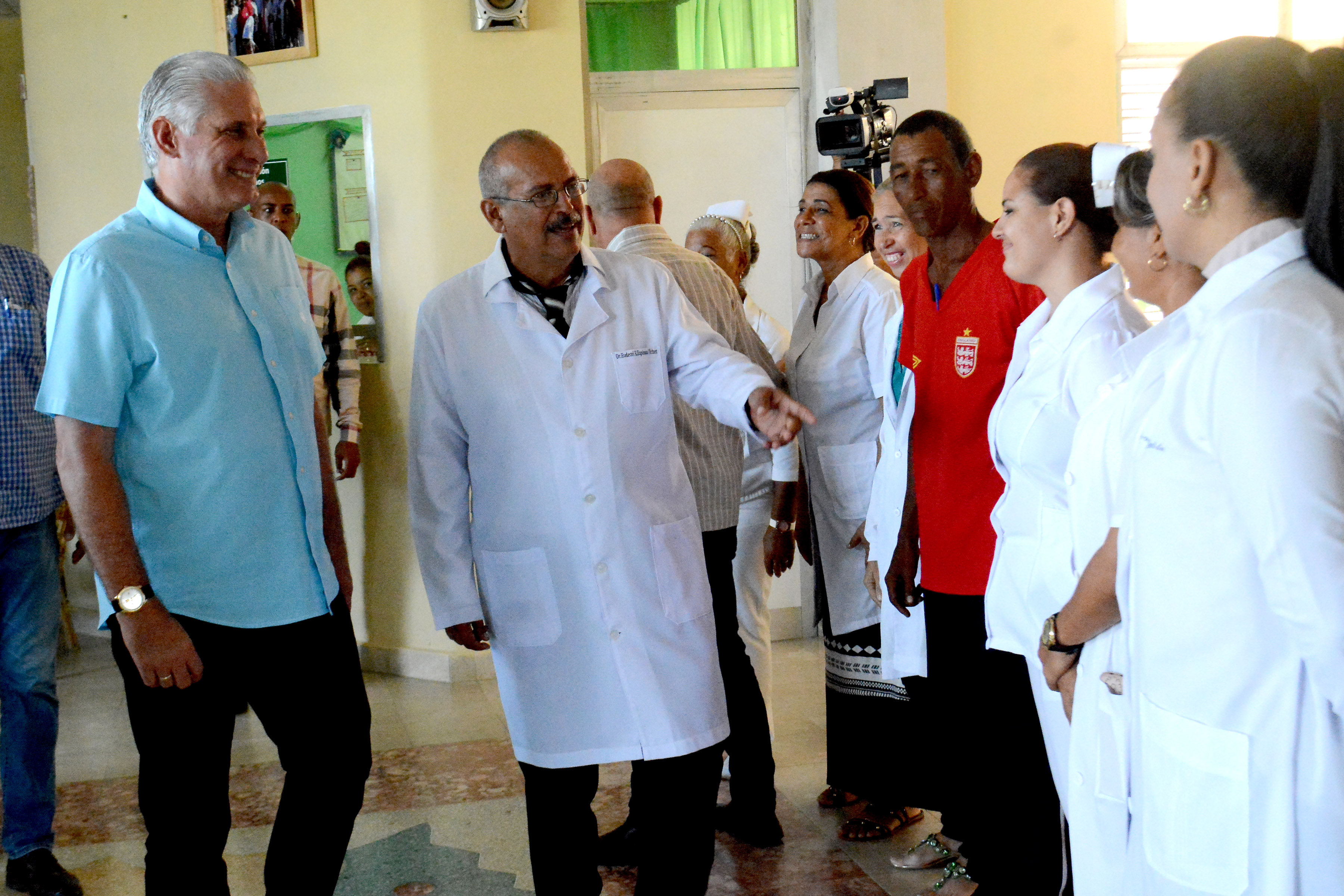 Recorre Díaz-Canel centro de Salud en Río Cauto Recorre Díaz-Canel centro de Salud en Río Cauto
