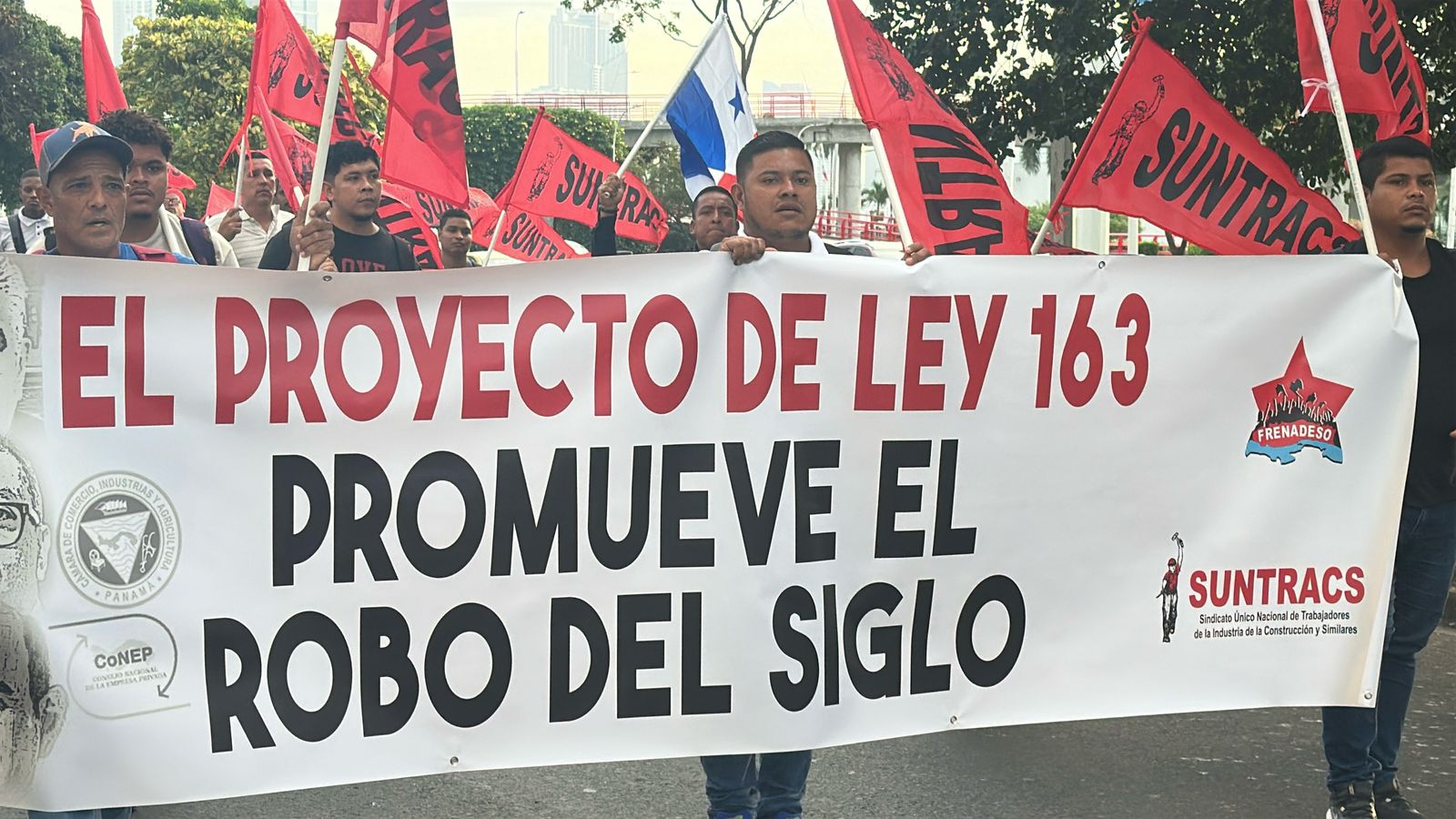 Panamá: Mantendrán cierres viales y protestas contra ley del seguro Panamá: Mantendrán cierres viales y protestas contra ley del seguro