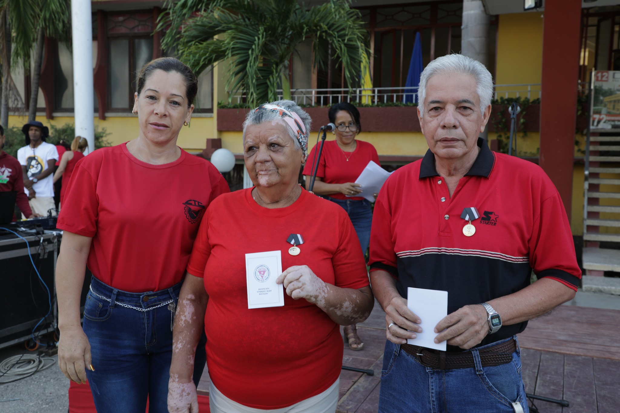 Reconocen en Granma a trabajadores y organismos destacados Reconocen en Granma a trabajadores y organismos destacados