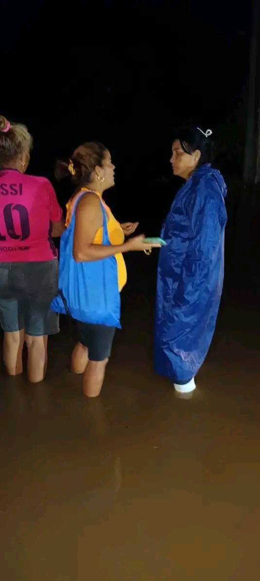 Intensas lluvias provocan inundaciones en Bayamo Intensas lluvias provocan inundaciones en Bayamo