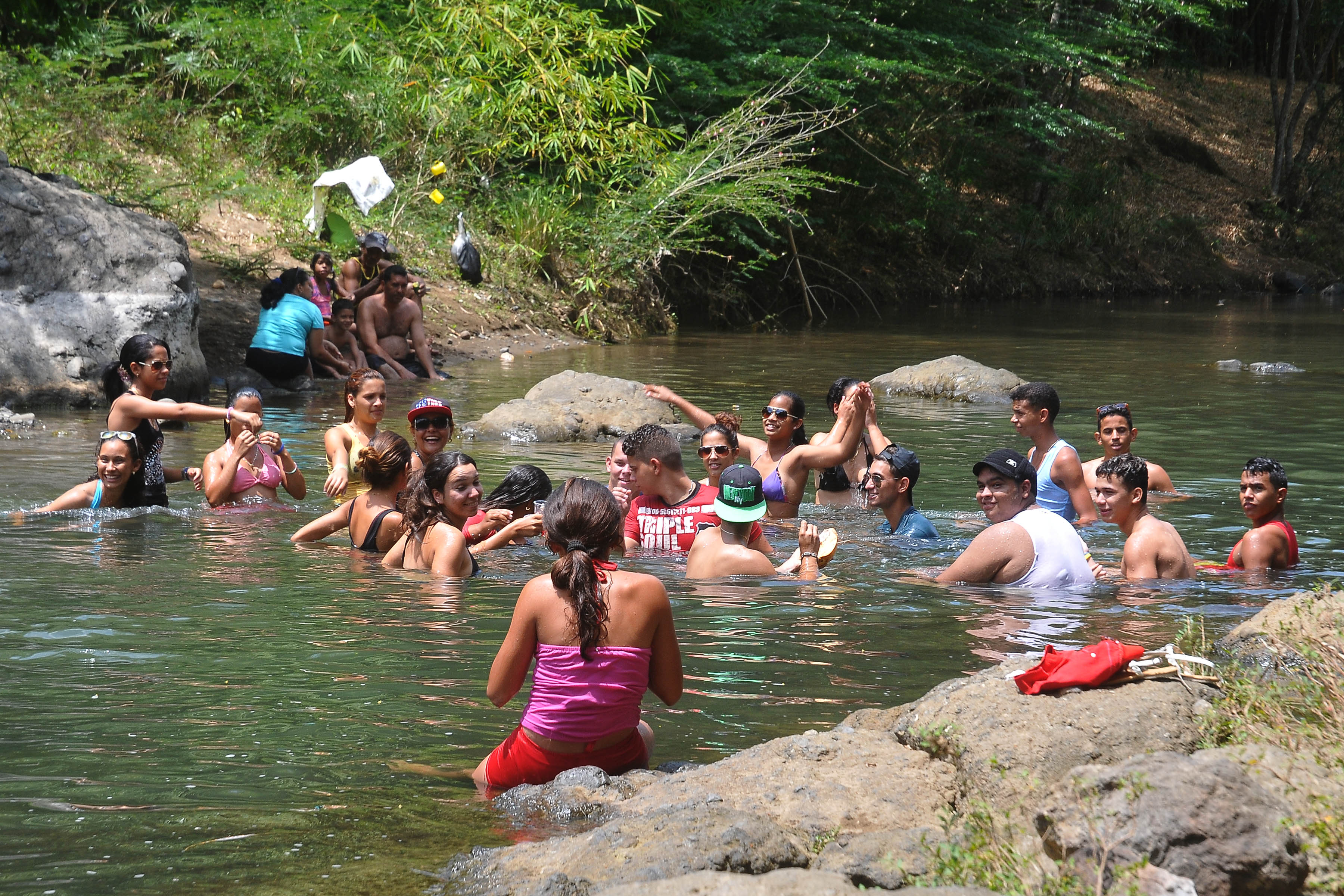 Por un verano comunitario, dinámico, emotivo y siempre joven Por un verano comunitario, dinámico, emotivo y siempre joven