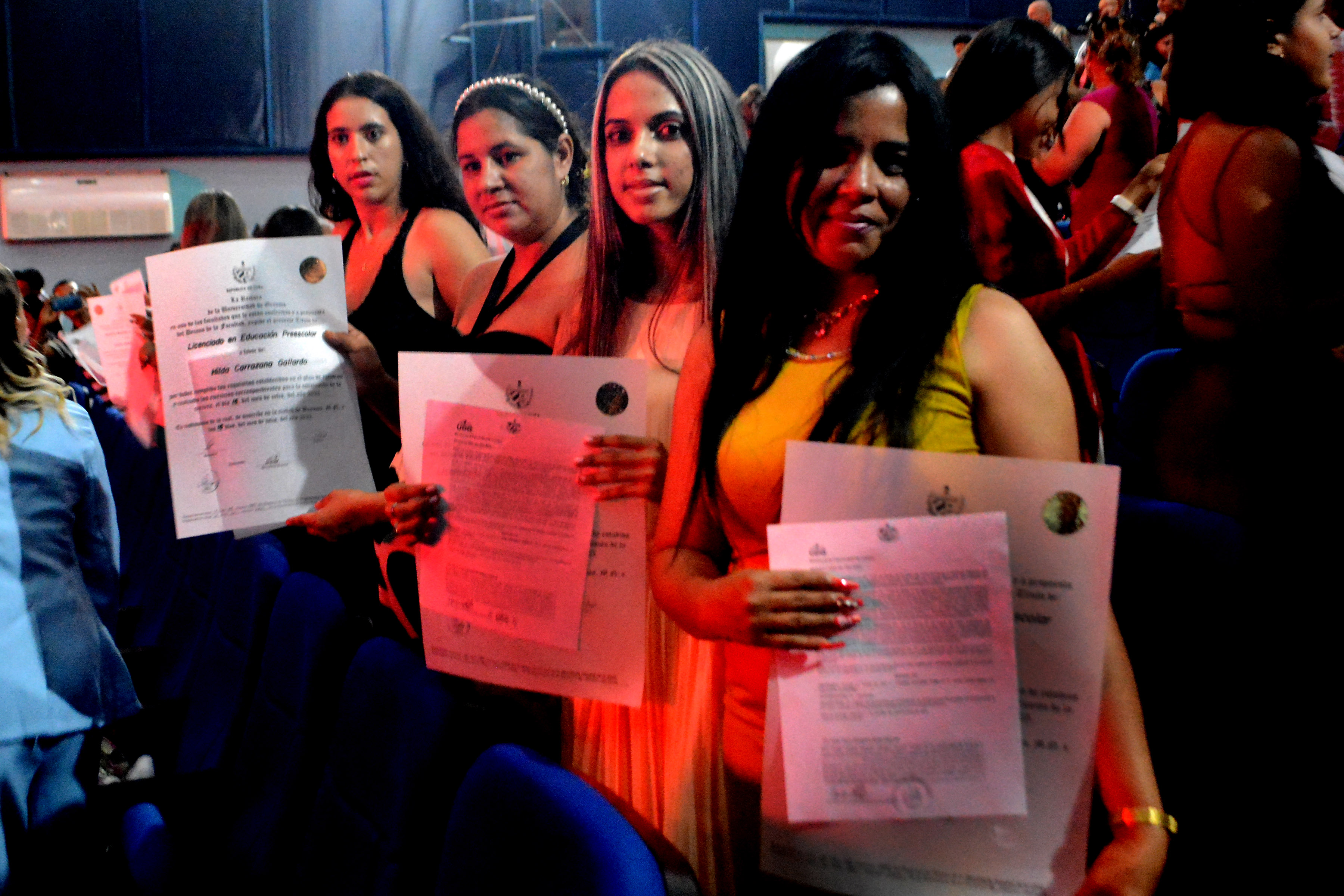 Gradúa Universidad de Granma más de dos mil nuevos profesionales Gradúa Universidad de Granma más de dos mil nuevos profesionales