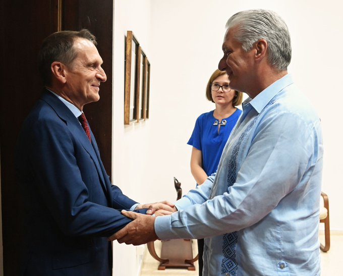 Presidente cubano recibe a director de Inteligencia ruso Presidente cubano recibe a director de Inteligencia ruso