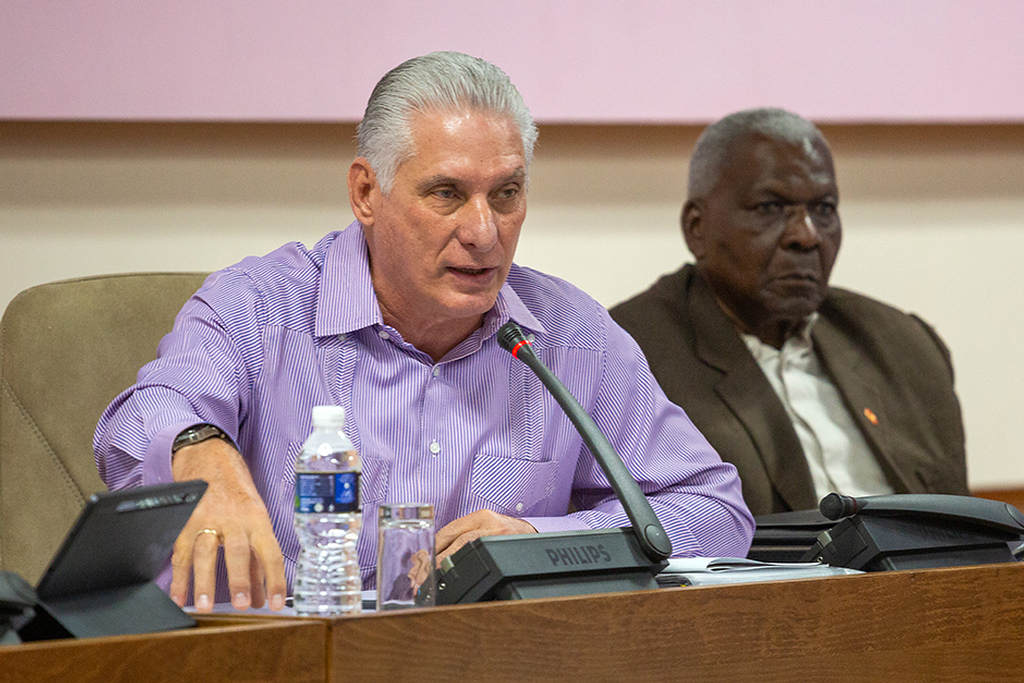 Presidente de Cuba llama a incrementar producción y romper inercias Presidente de Cuba llama a incrementar producción y romper inercias