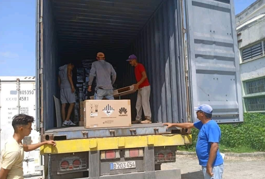 Llega a Manzanillo donativo energético para escuelas de toda la región oriental de Cuba