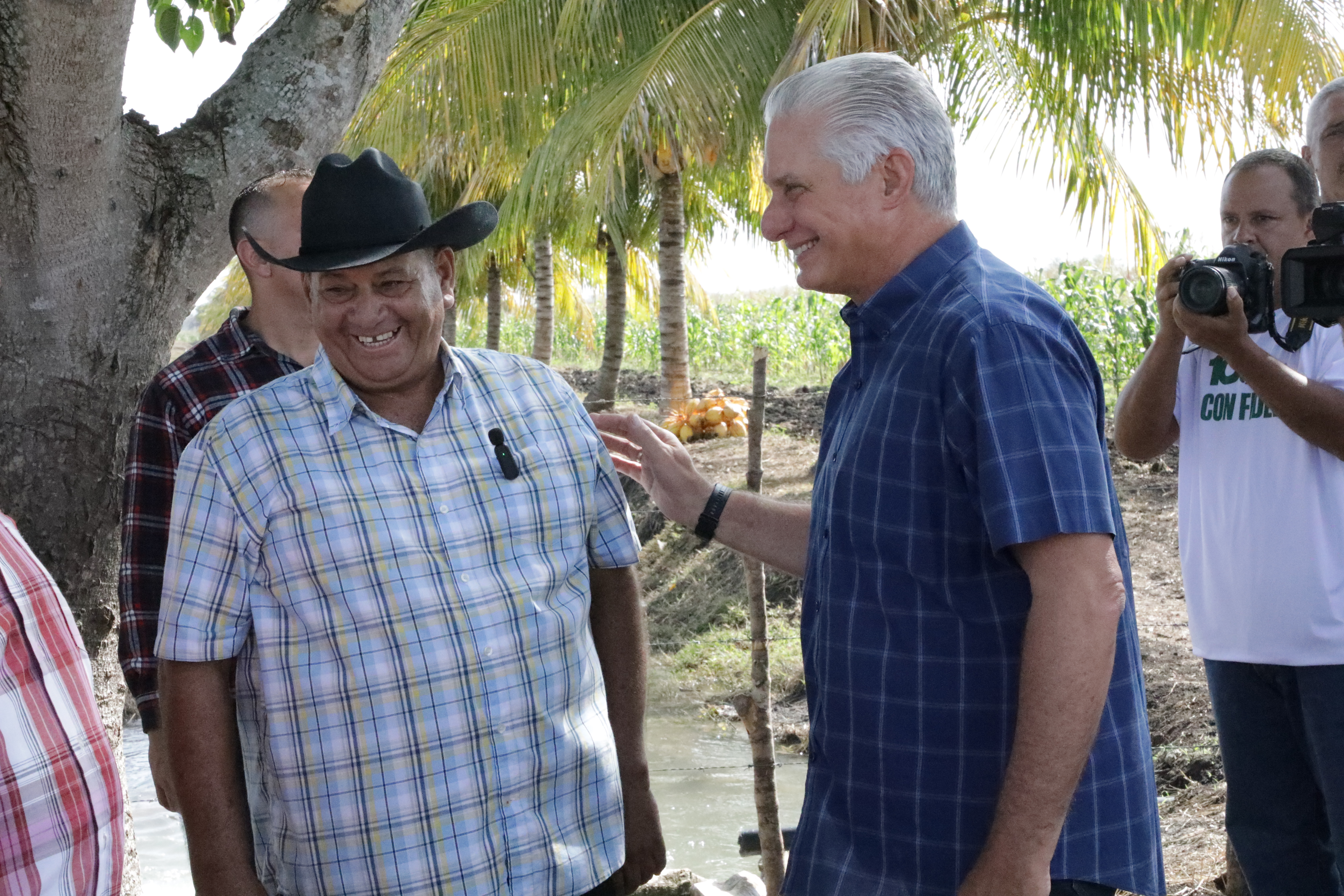 Elogia Díaz-Canel a destacado campesino bayamés