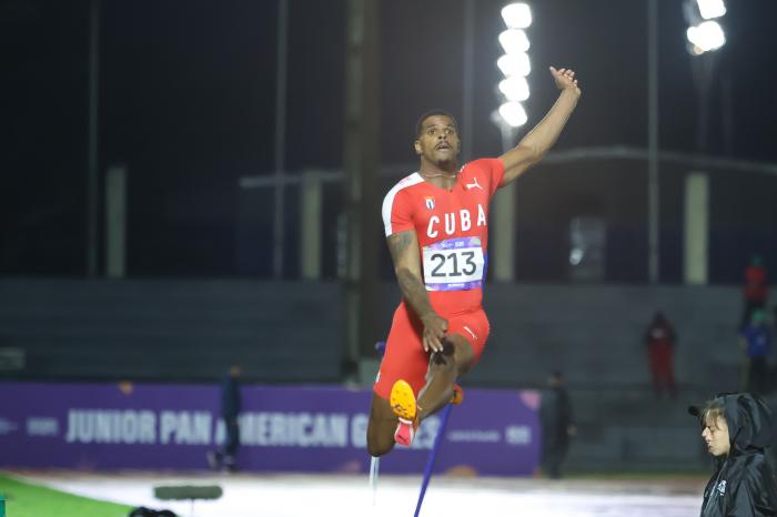 El atletismo impulsa a Cuba en Asunción El atletismo impulsa a Cuba en Asunción
