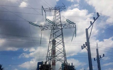 Granma en espera de enlace al sistema electroenergético
