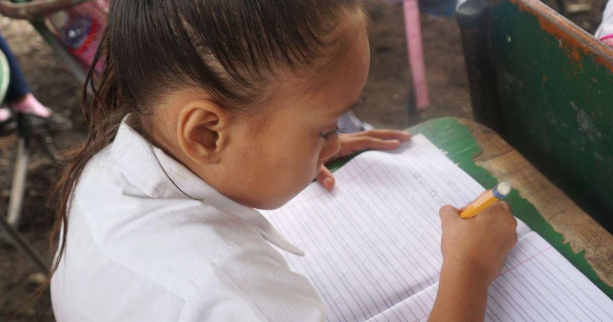 Honduras hace historia con erradicación del analfabetismo