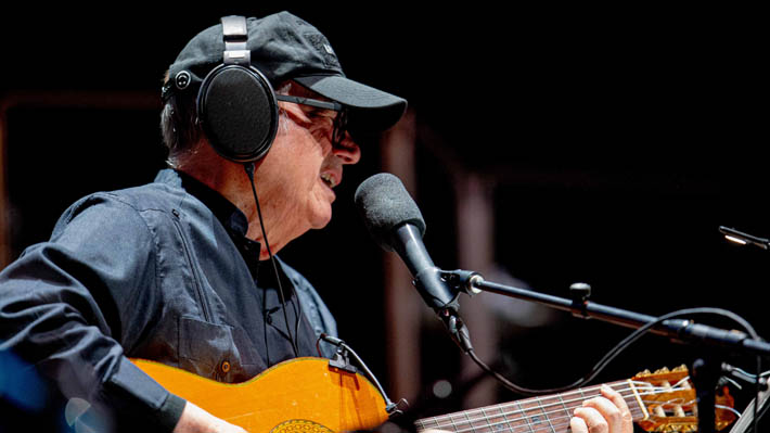 Silvio Rodríguez emociona a Chile y rinde homenaje a Víctor Jara