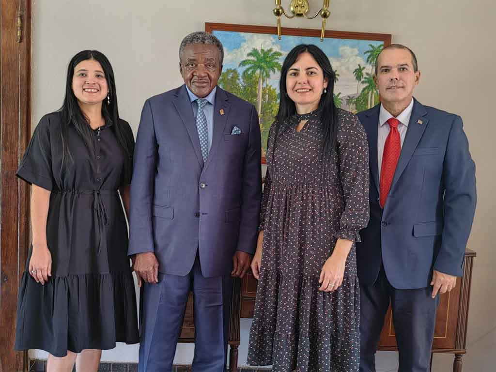 Parlamento de Zimbabwe reitera apoyo a Cuba frente a bloqueo de EE.UU Parlamento de Zimbabwe reitera apoyo a Cuba frente a bloqueo de EE.UU