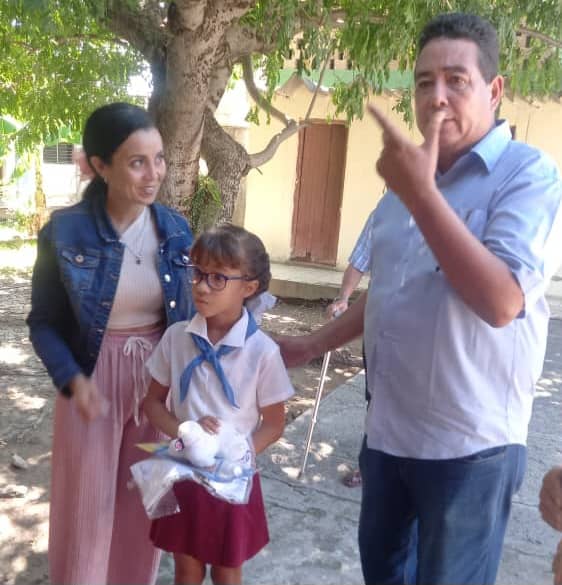 Premia ICAP la creatividad de niña manzanillera por la paz