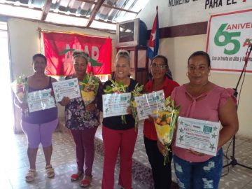 Reconocen a  destacadas  mujeres campesinas en Granma