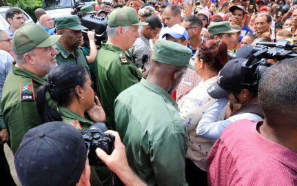 Díaz-Canel garantiza llegada de recursos tras daños de Melissa