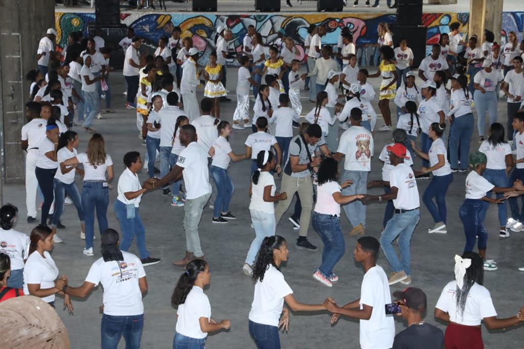 Implanta Cuba récord mundial de mayor tiempo bailando casino