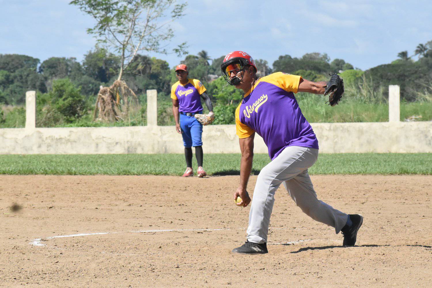 Veteranos ganan tercera Liga Dominical de Softbol de Bayamo