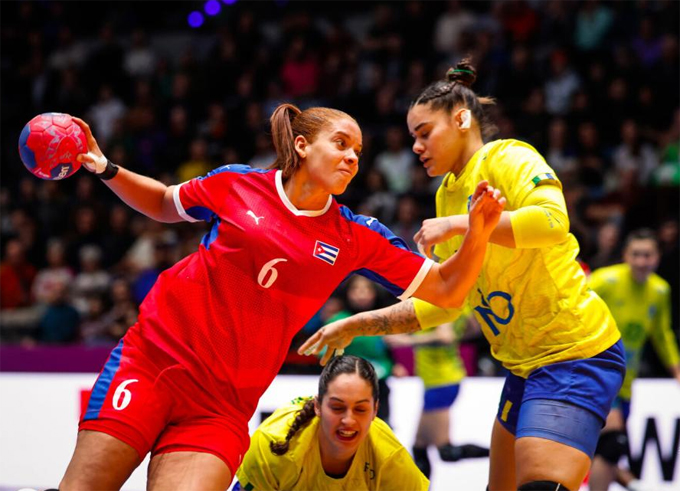 Segunda derrota de Cuba en Mundial de balonmano (f)