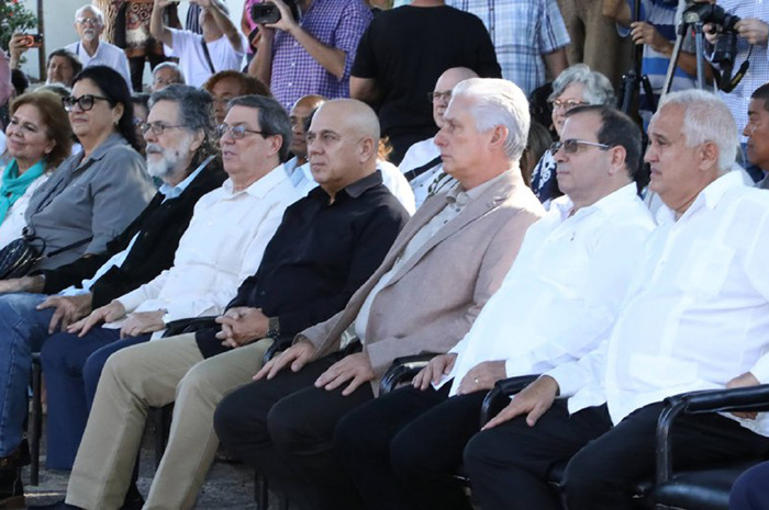 Asiste Díaz-Canel al acto por aniversario 65 del ICAP