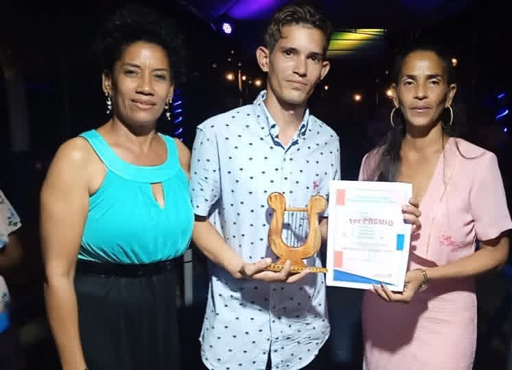 Dos campechuelenses y una manzanillera ganadores del Festival de interpretación Hildo Tomás Chávez