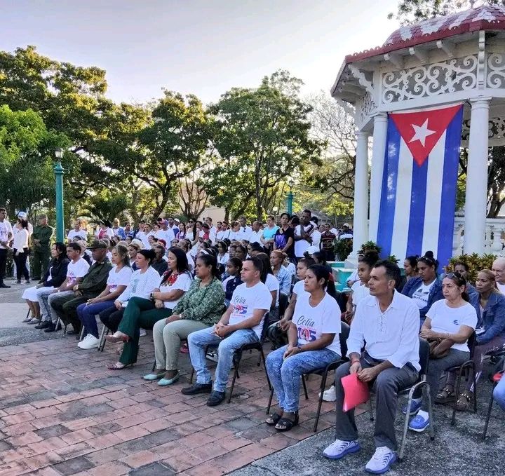 Rinden homenaje a Celia Sánchez en su tierra natal, en el aniversario de su deceso