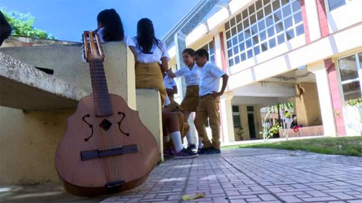 Escuela Profesional de Arte Manuel Muñoz Cedeño, de cumpleaños  hoy