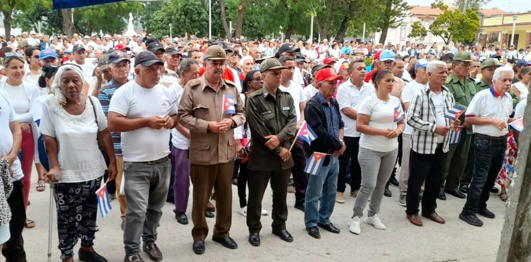 Rinden en Guisa homenaje a los caídos en Venezuela